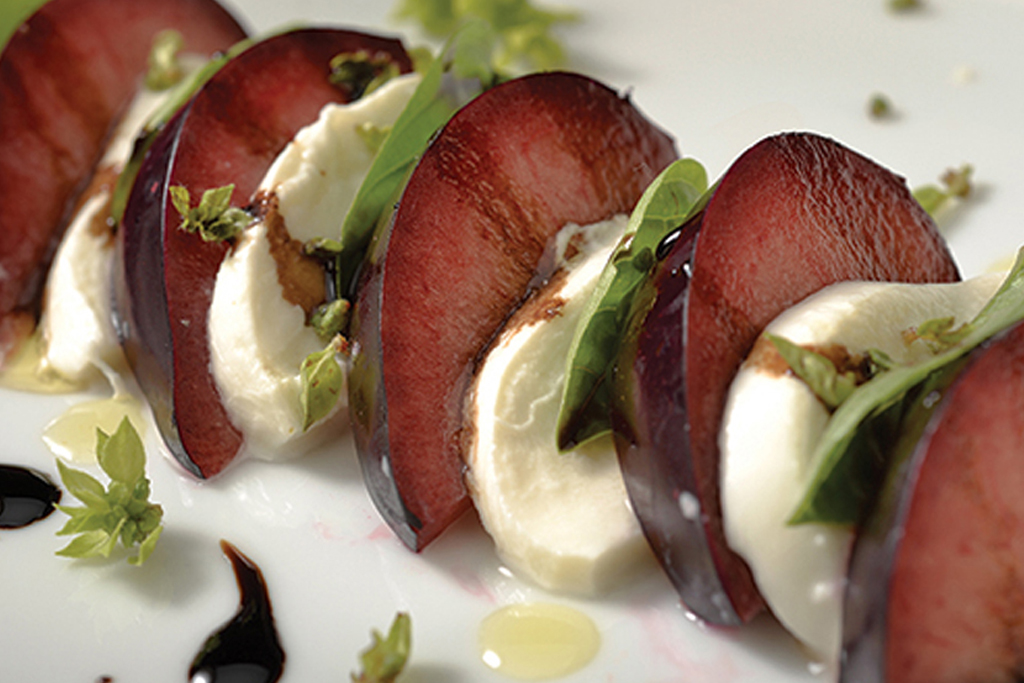 Plum_Caprese